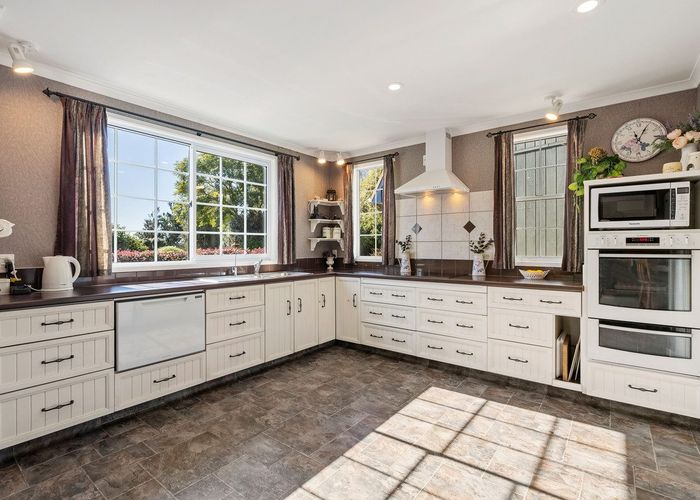  at 202 Thompsons Track, Katikati