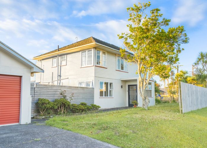  at 40 Strid Rd, Te Atatu South, Waitakere City, Auckland