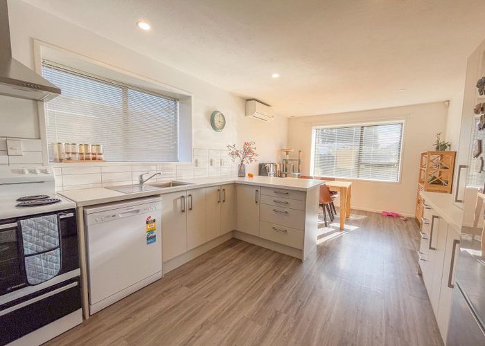  at 1/292 Greers Road, Bishopdale, Christchurch City, Canterbury