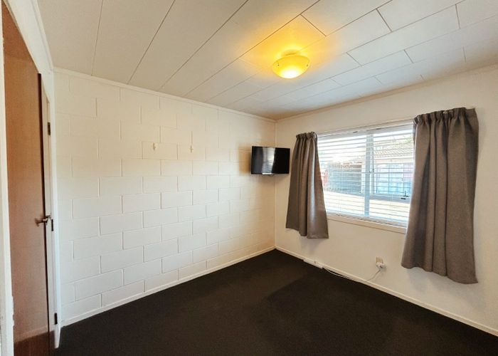  at 2/6 Snead Place, Hamilton East, Hamilton