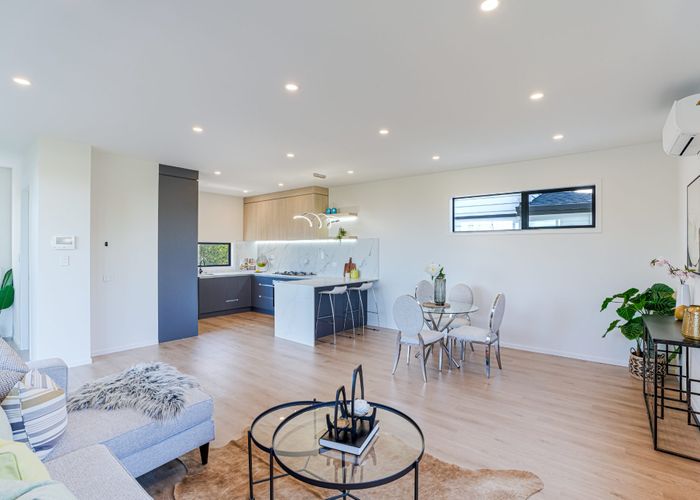  at 4/858 East Coast Road, Northcross, North Shore City, Auckland