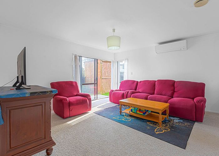  at 2/30 Gloucester Road, Manurewa, Manukau City, Auckland