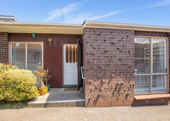  at 60C Donovan Street, Blockhouse Bay, Auckland