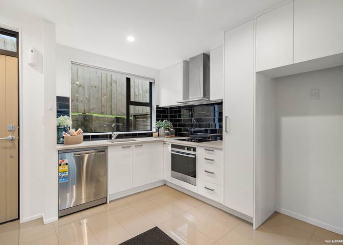  at 15/15 Chivalry Road, Glenfield, North Shore City, Auckland