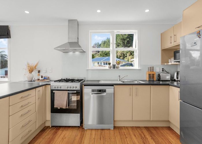  at 64 Moeraki Road, Maoribank, Upper Hutt, Wellington