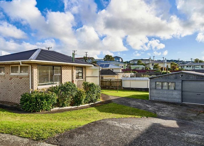  at 1 Cara Crescent, Paparangi, Wellington