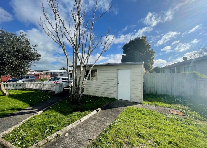  at 1/100 Shifnal Drive, Randwick Park, Auckland