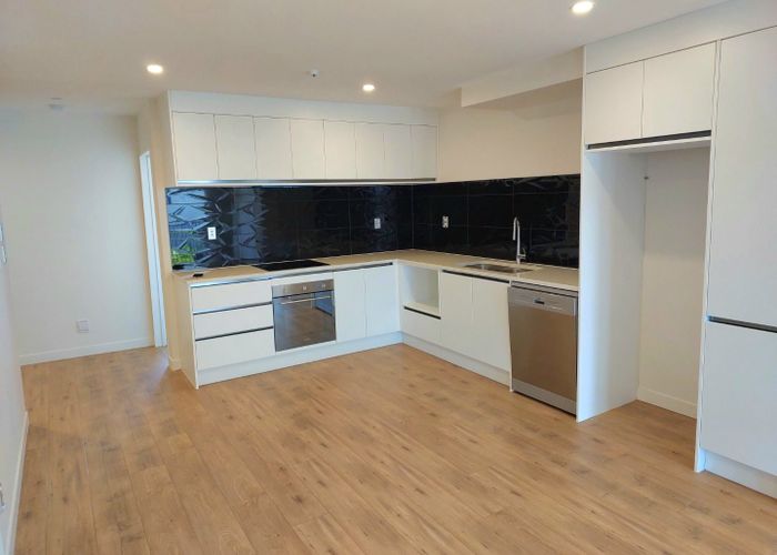  at 7 Lilac Lane, Oteha, Auckland