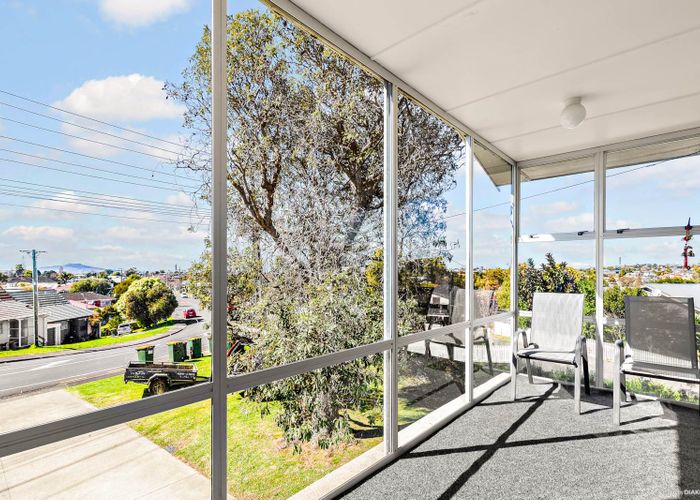  at 37 Chivalry Road, Glenfield, Auckland