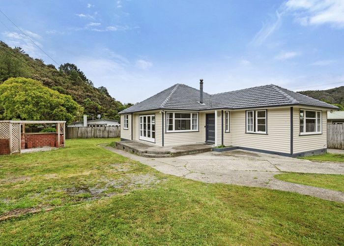  at 54 Raukawa Street, Stokes Valley, Lower Hutt, Wellington