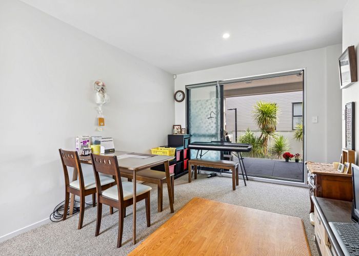  at 3/10 Silvermoon Road, Albany, North Shore City, Auckland