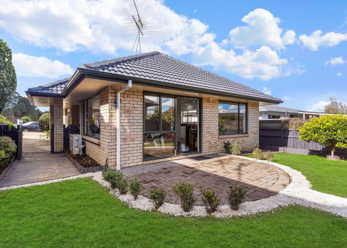  at 2/21 Stratford Road, Alfriston, Manukau City, Auckland