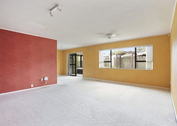  at 9/116 Titirangi Road, New Lynn, Auckland