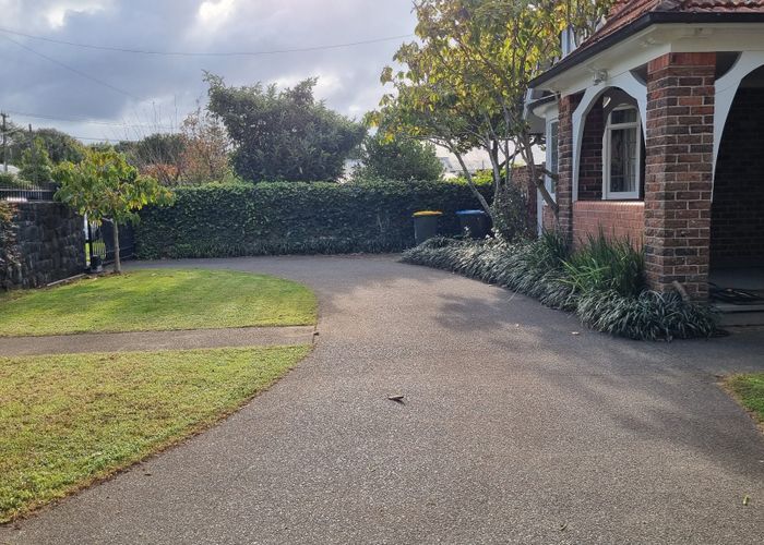  at 2 Oakfield Ave, Mount Albert, Auckland City, Auckland