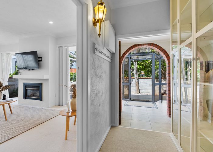  at 9 Atkin Avenue, Mission Bay, Auckland