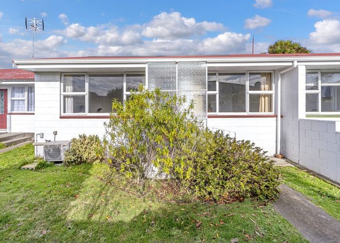  at 2/64 Osborne Street, Waltham, Christchurch City, Canterbury