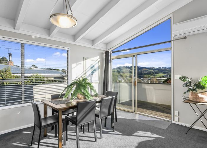 Free property data for 30 Roy Crescent, Concord, Dunedin homes.co.nz