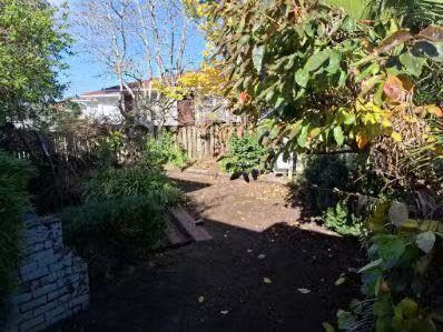  at 33 La Perouse, Botany Downs, Manukau City, Auckland