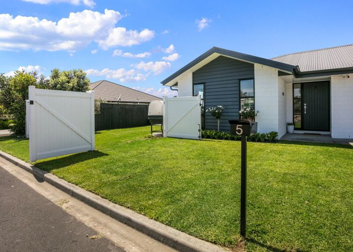  at 5 Anatere Rise, Katikati