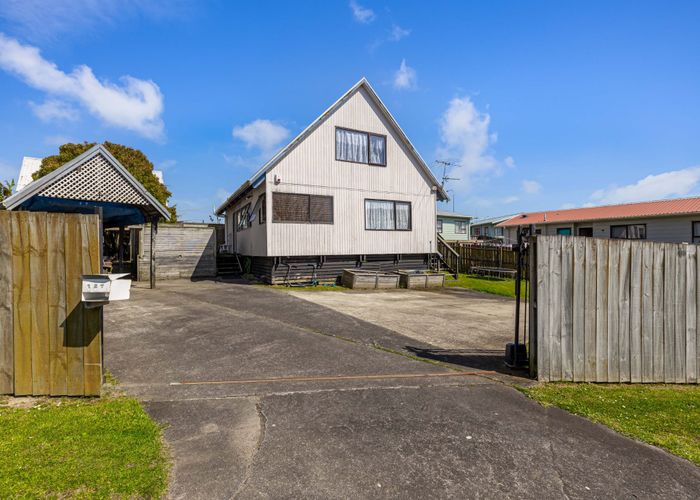  at 1/127 Boundary Road, Clover Park, Auckland