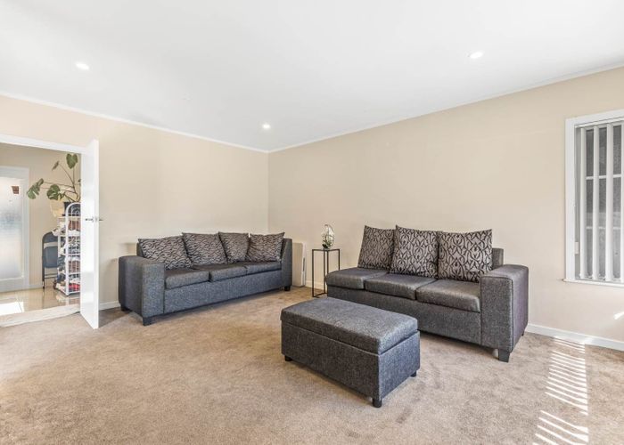  at 2/30 Calvert Avenue, Mangere East, Manukau City, Auckland