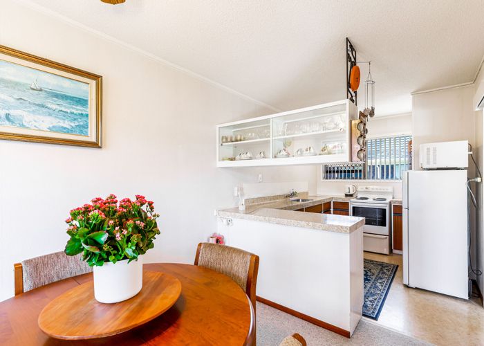  at 2/33 Swanson Road, Henderson, Auckland
