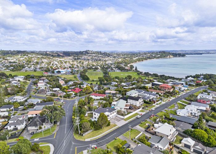  at 2 Melandra Road, Stanmore Bay, Whangaparaoa
