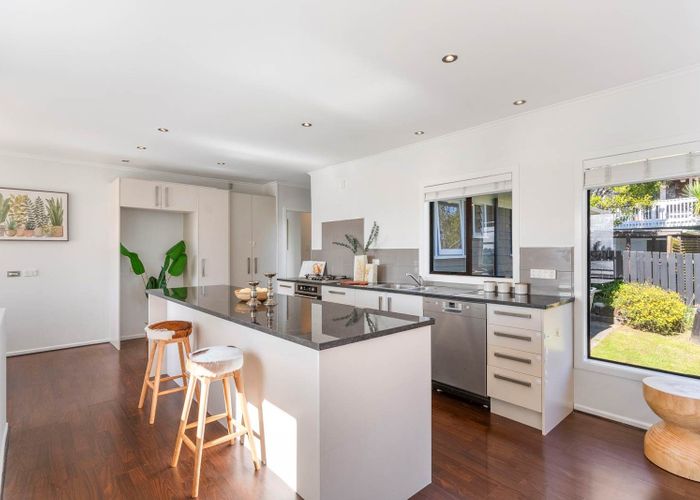  at 16 Mawson Avenue, Torbay, North Shore City, Auckland