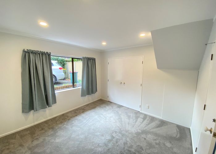  at 2/74 Bradbury Road, Botany Downs, Manukau