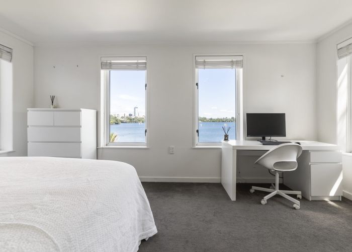  at 1/38 Kitchener Rd, Milford, North Shore City, Auckland