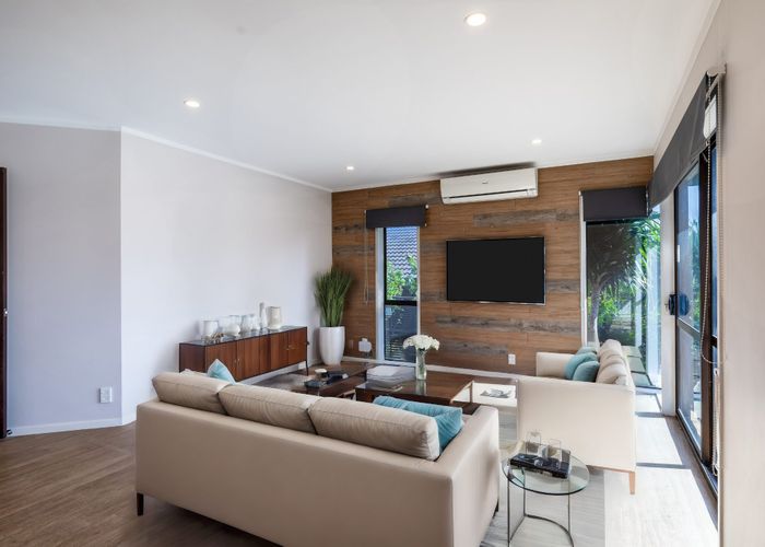  at 1/10 Bolton Street, Blockhouse Bay, Auckland