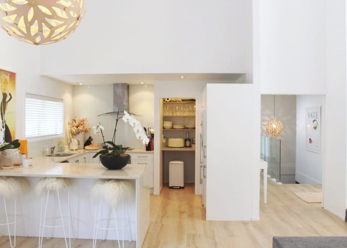  at 22 Langstone Place, Chatswood, Auckland