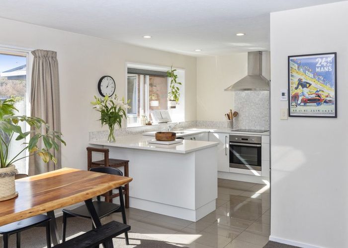  at 16 Leith Place, Spreydon, Christchurch City, Canterbury