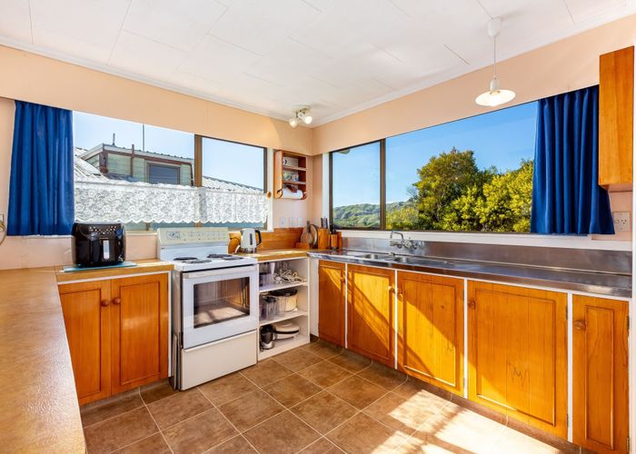  at 8 Tregony Place, Camborne, Porirua, Wellington