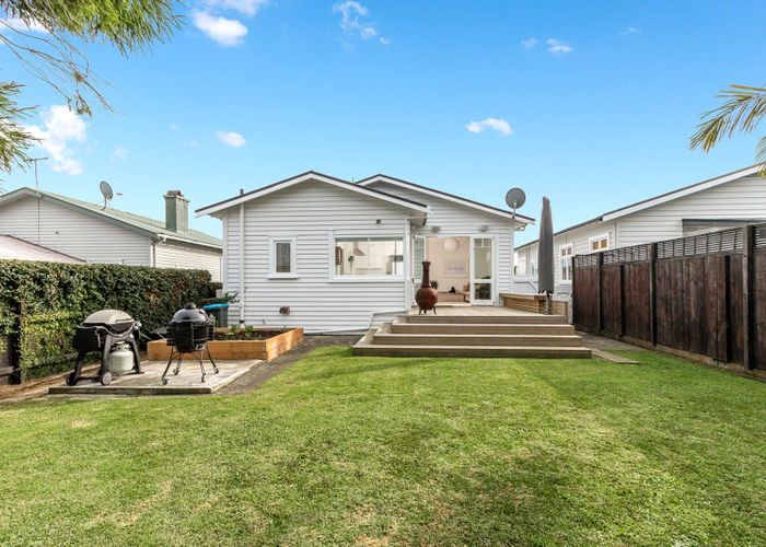  at 14 Oban Road, Westmere, Auckland