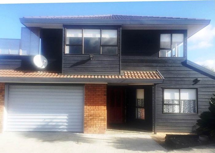  at 10 Westergrove Place, West Harbour, Waitakere City, Auckland
