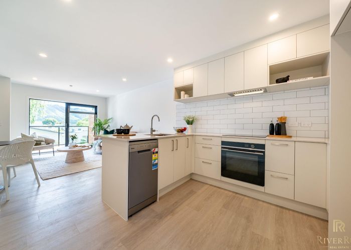  at 18-20 King Street, Upper Hutt, Upper Hutt, Wellington