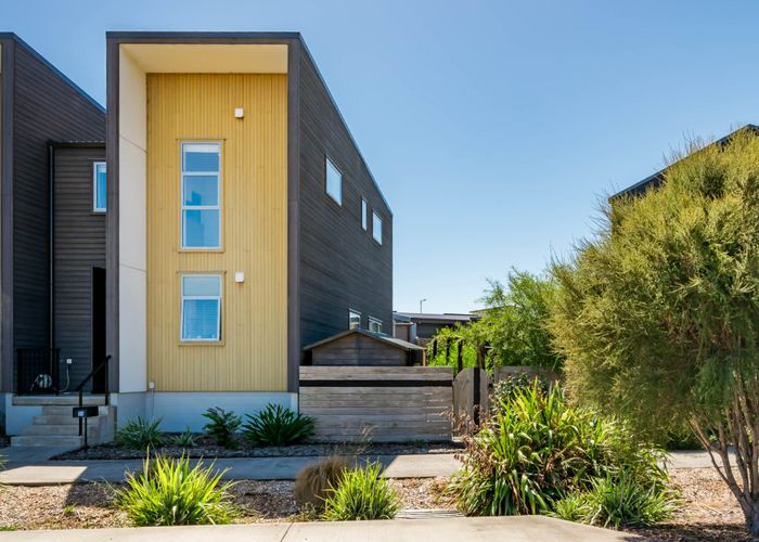  at 33 Te Ara Kawakahia, Waikanae, Waikanae