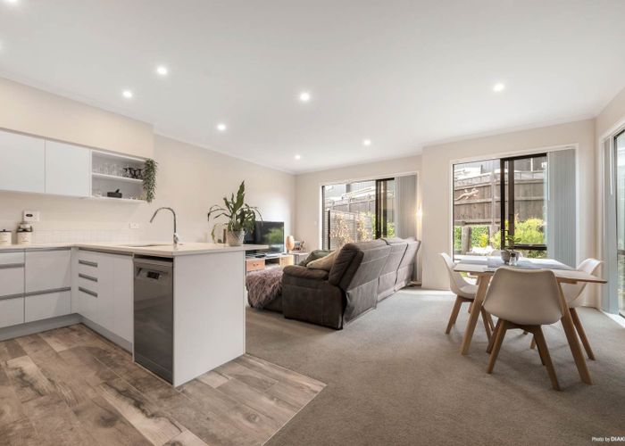  at 8 Kauri Amber Road, Westgate, Waitakere City, Auckland