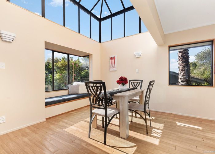  at 2/36 Regency Place, Sunnynook, Auckland