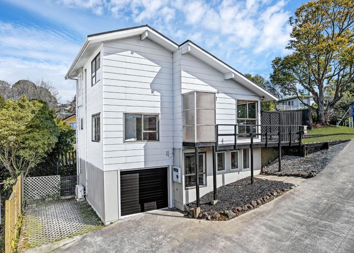  at 1/10 Heather Place, Sunnynook, North Shore City, Auckland