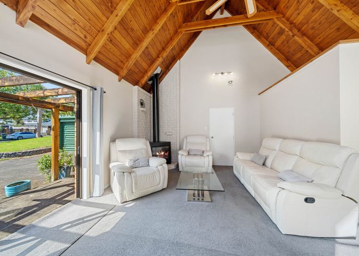  at 75 Carnoustie Drive, Wattle Downs, Manukau City, Auckland