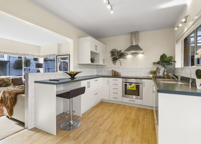  at 2/21 Jutland Road, Hauraki, Auckland