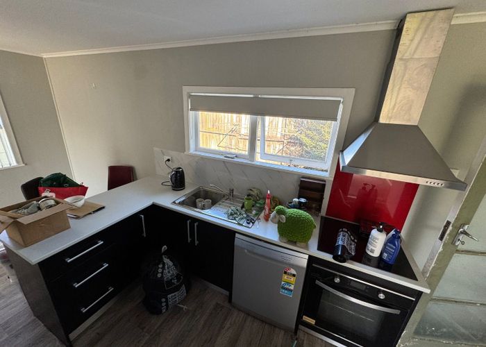  at 24 Stokes Avenue, Te Atatu Peninsula, Waitakere City, Auckland
