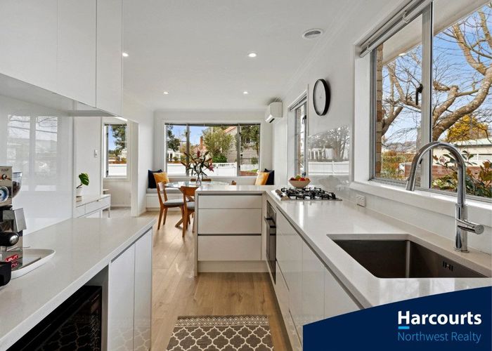  at 4 Barberry Lane, Te Atatu Peninsula, Auckland