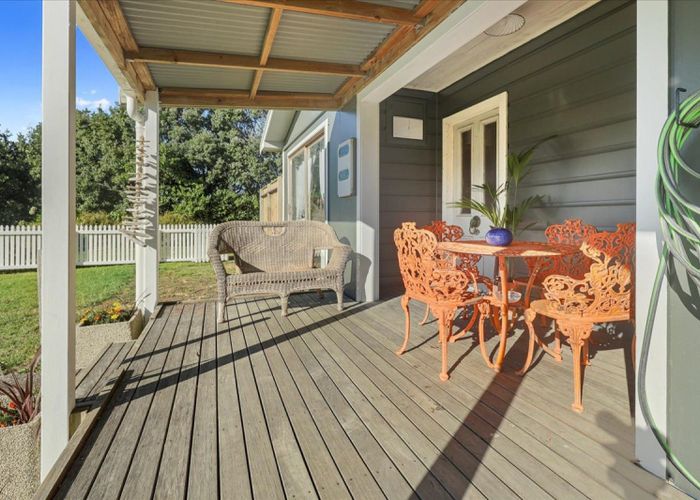 For sale 8 Point Road, Mokau, New Plymouth, Taranaki homes.co.nz