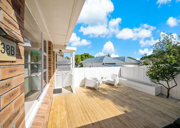  at 2/38 Woodford Road, Mount Eden, Auckland City, Auckland