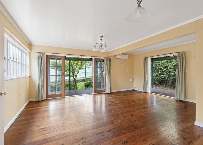  at 2/292 Glenfield Road, Glenfield, Auckland