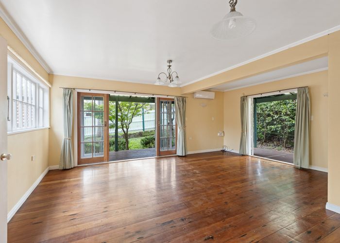 at 2/292 GLENFIELD Road, Glenfield, Auckland