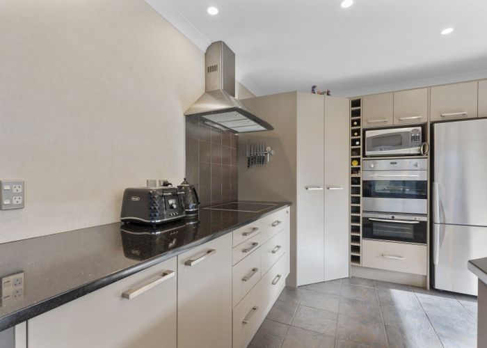  at 10 Rodeo Drive, Kelvin Grove, Palmerston North